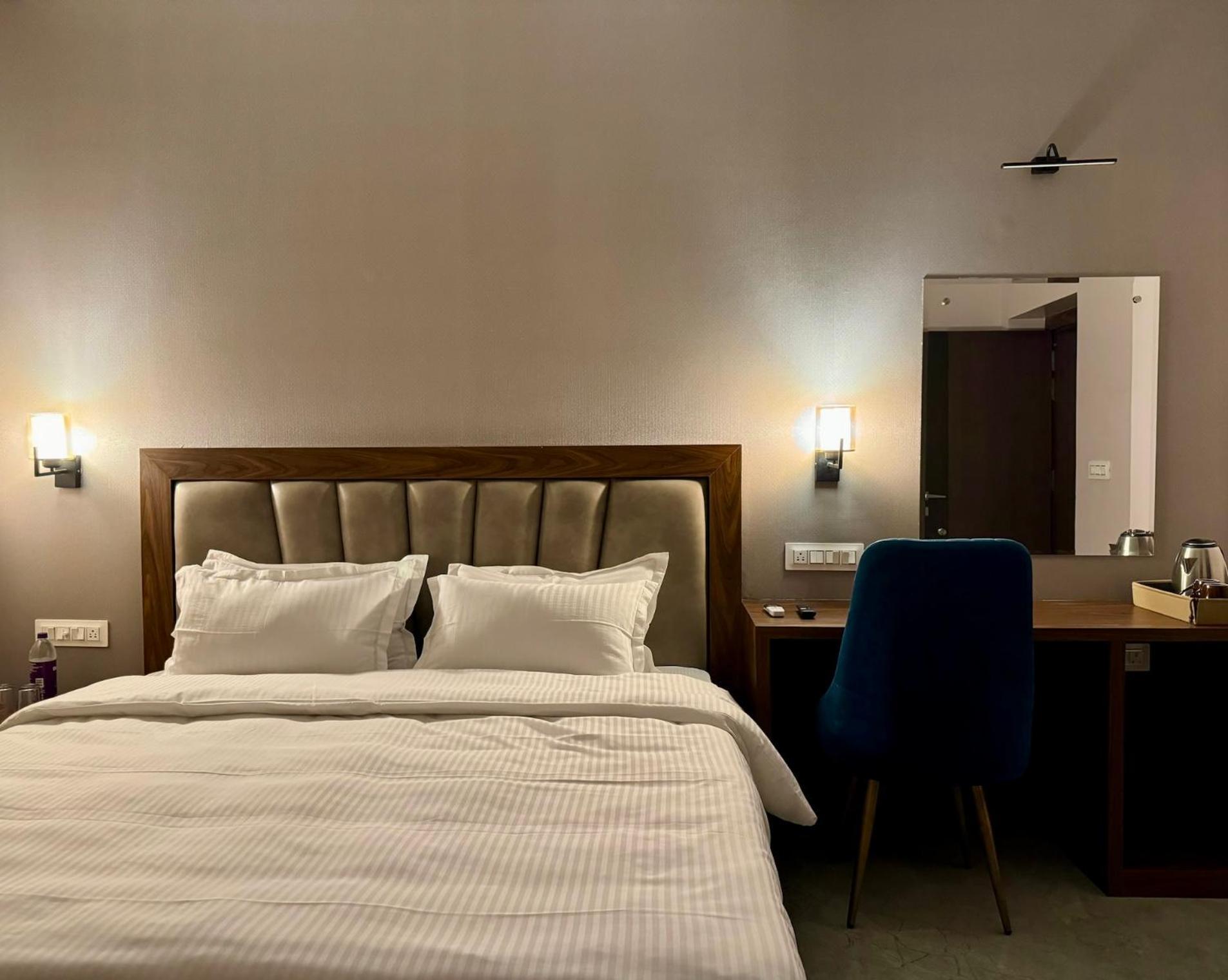 Ashirvad Homestay Varanasi Bagian luar foto