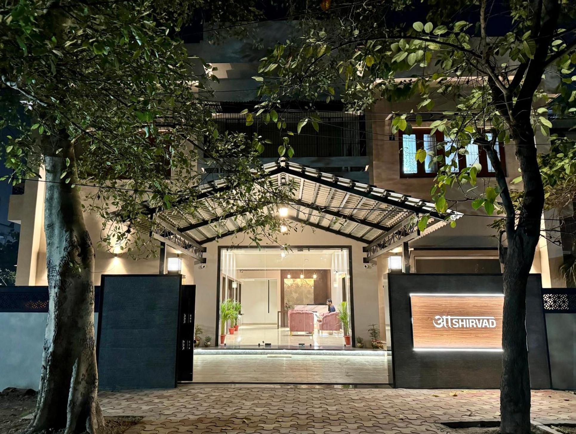 Ashirvad Homestay Varanasi Bagian luar foto